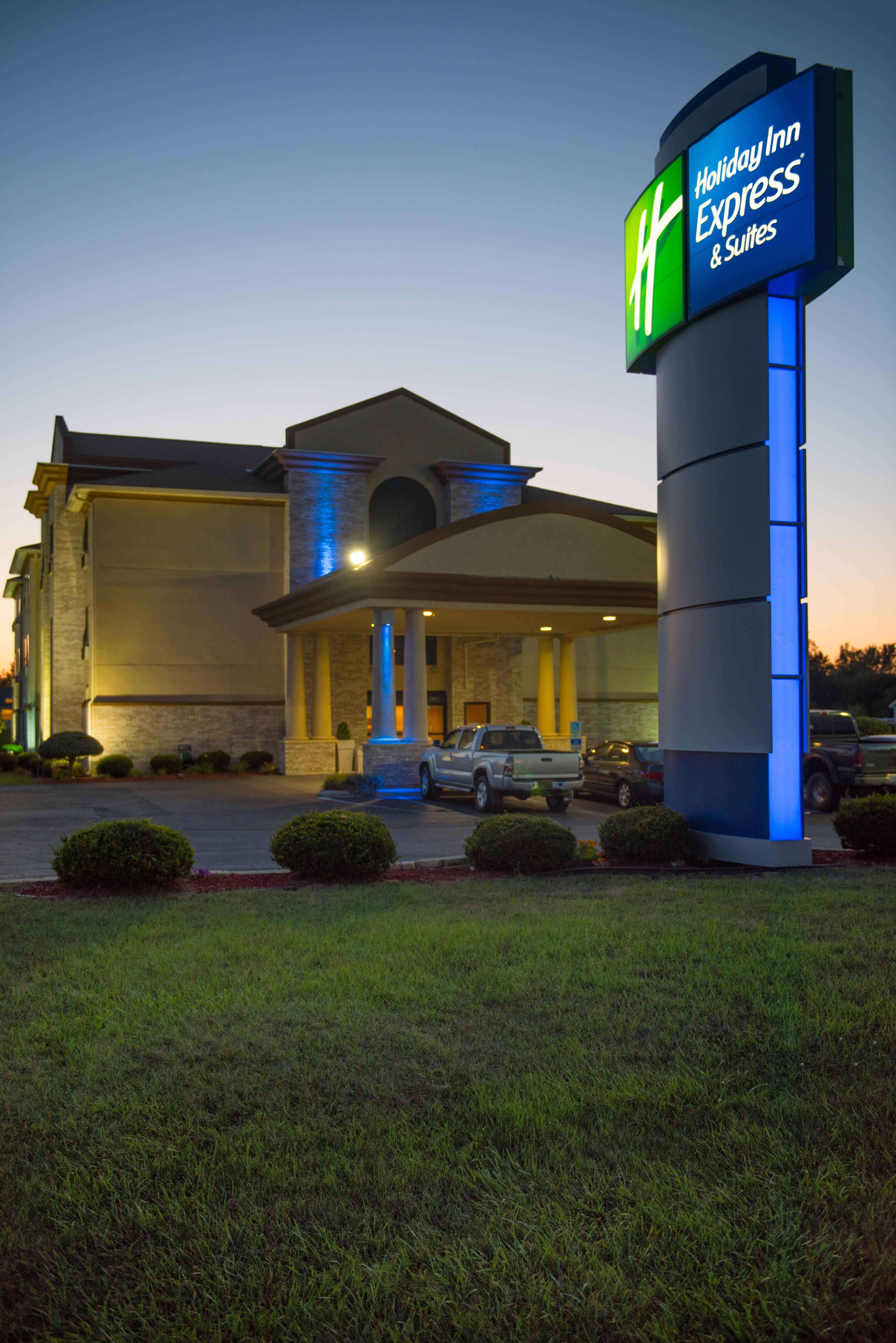 Holiday Inn Express Hotel & Suites Wauseon By Ihg Exterior foto