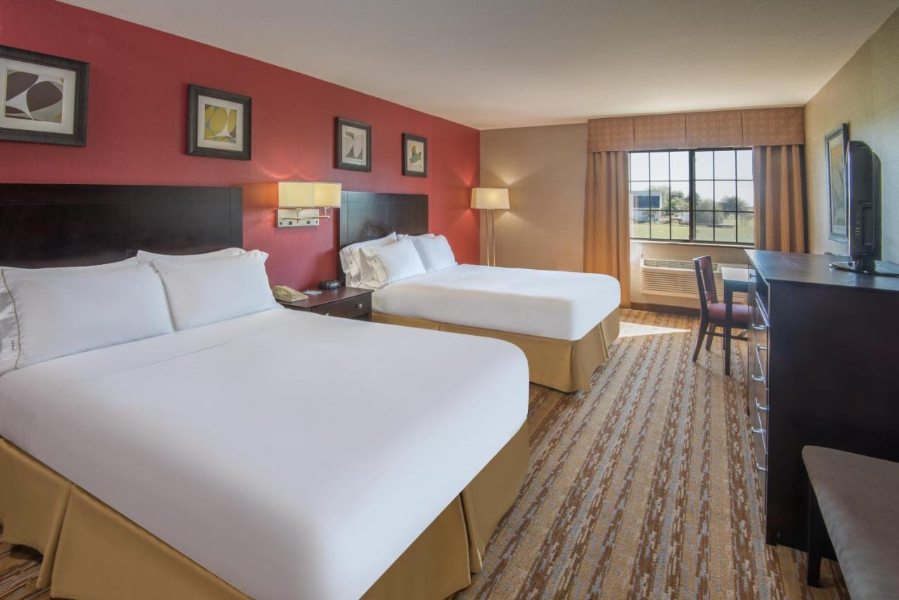 Holiday Inn Express Hotel & Suites Wauseon By Ihg Exterior foto
